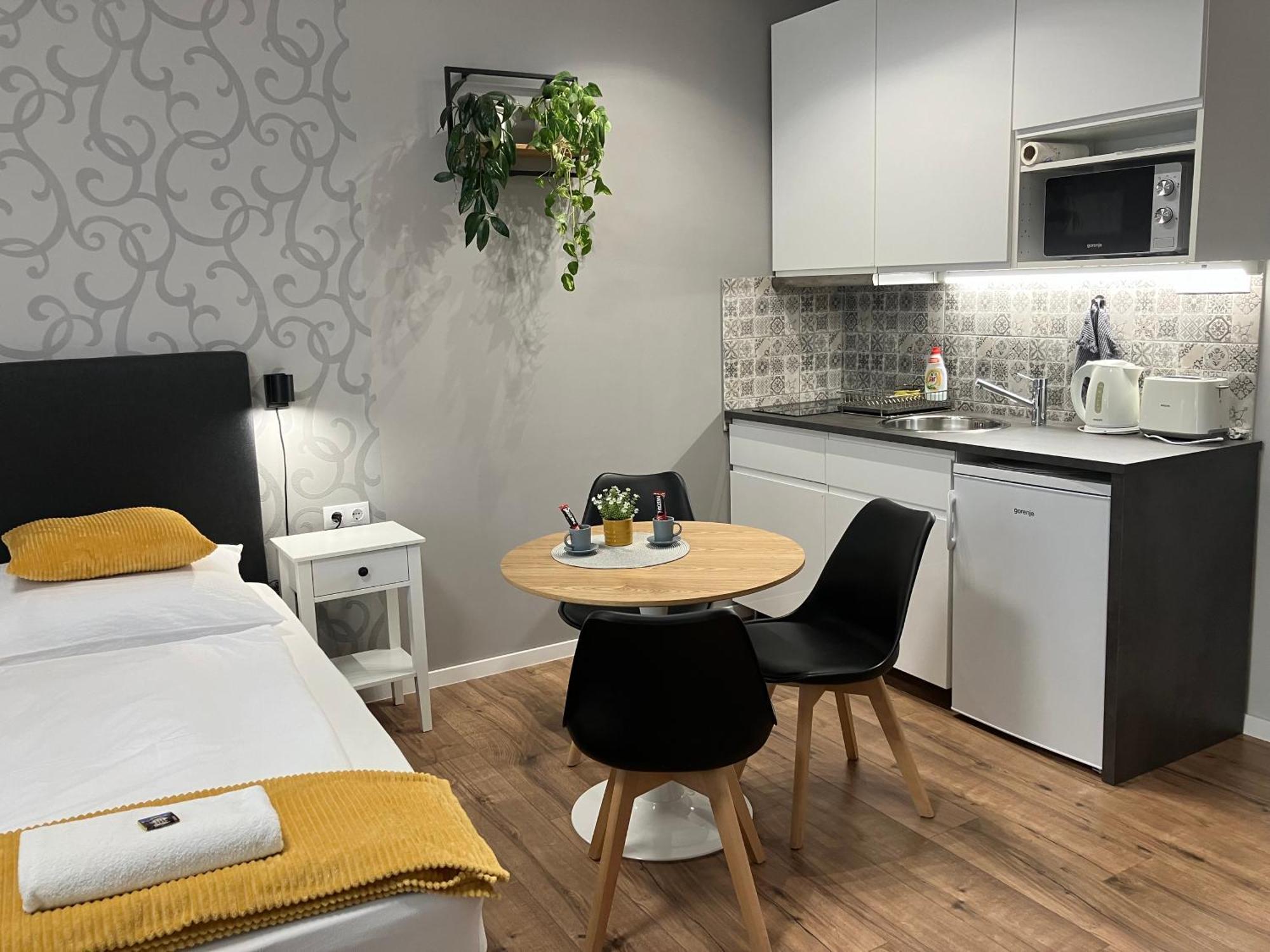 Illa Apartments Eger Exteriör bild